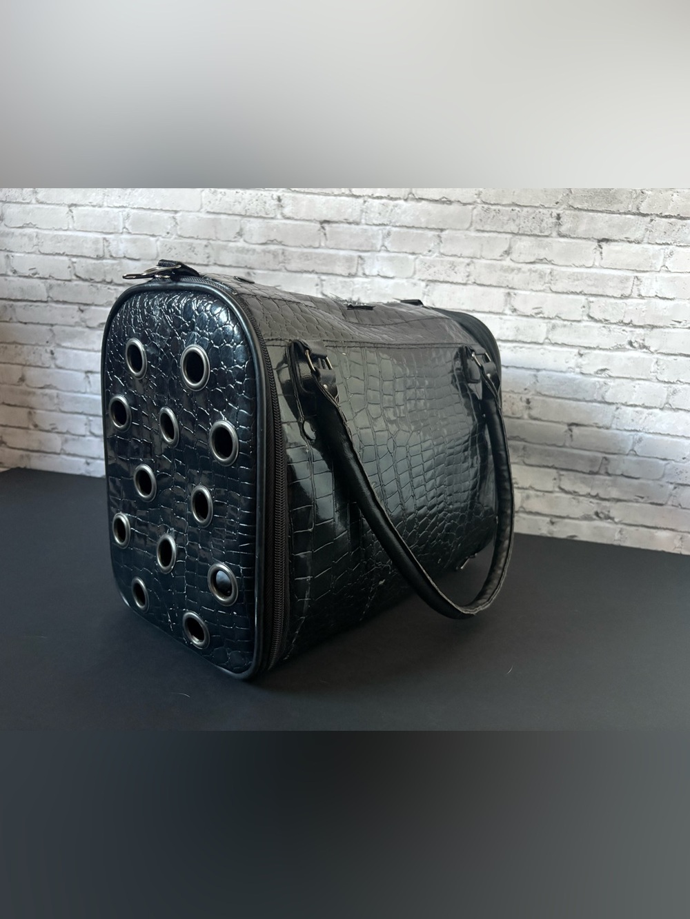 Black Croc-Embossed Cat Carrier - Picture 3 of 7